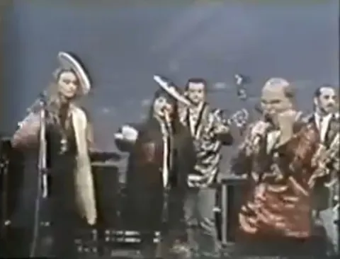 Destemidos Limonadas & Punkecas · original frame from the Jô Soares Onze e Meia and TV Cultura video records · image 9.