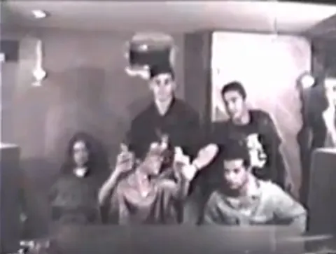 Estúdio Anonimato · 1994 — original video frame capture 9, preserved in low quality.
