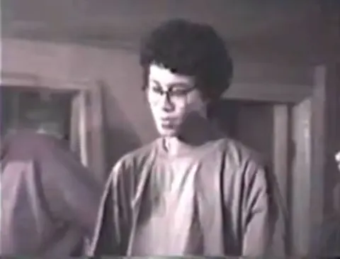 Estúdio Anonimato · 1994 — original video frame capture 19, preserved in low quality.