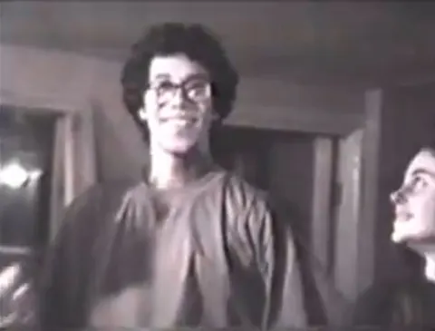 Estúdio Anonimato · 1994 — original video frame capture 21, preserved in low quality.
